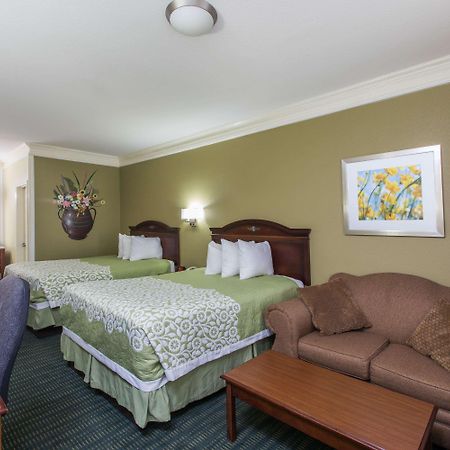 Days Inn & Suites ביג ספרינג מראה חיצוני תמונה