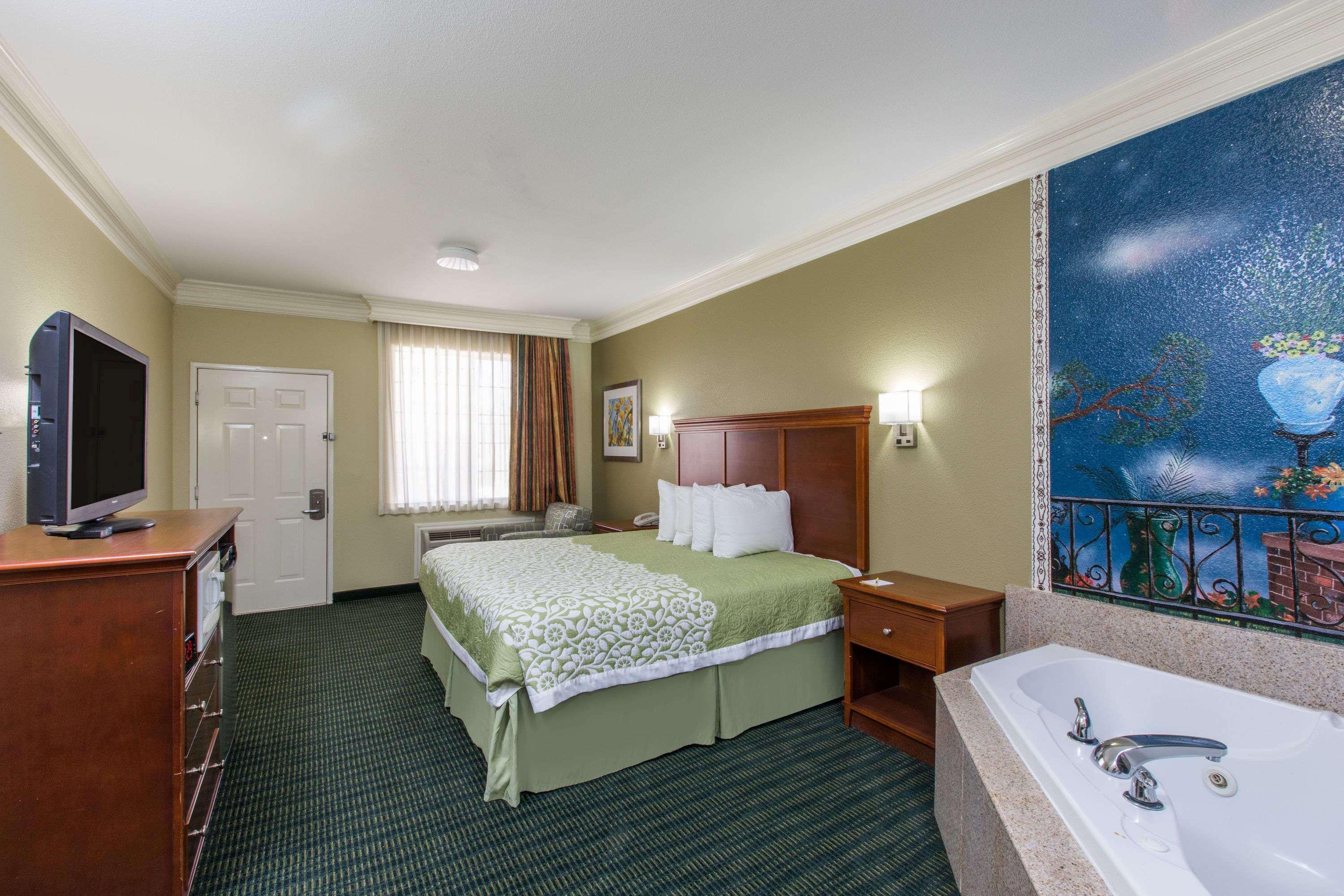 Days Inn & Suites ביג ספרינג מראה חיצוני תמונה
