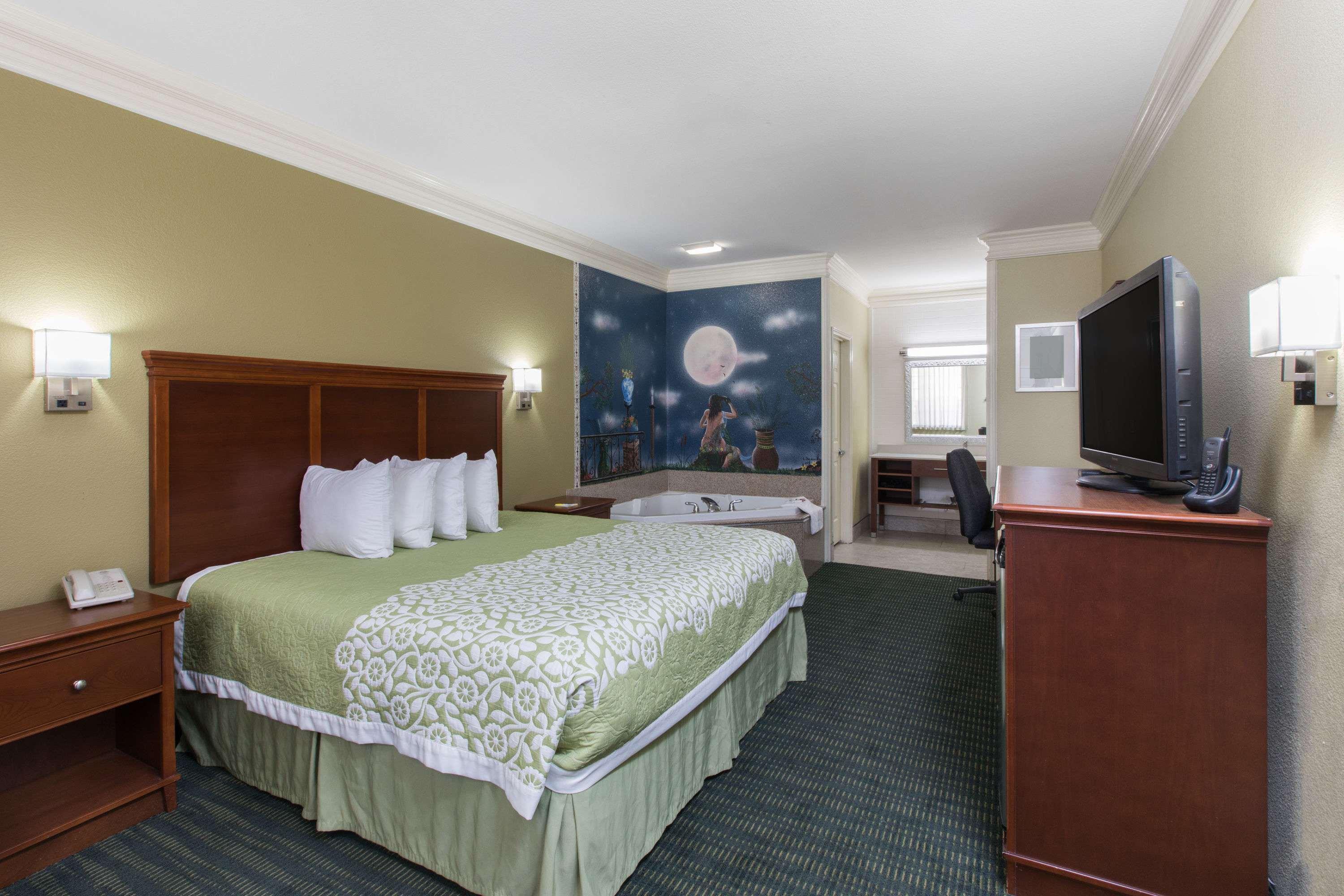 Days Inn & Suites ביג ספרינג מראה חיצוני תמונה