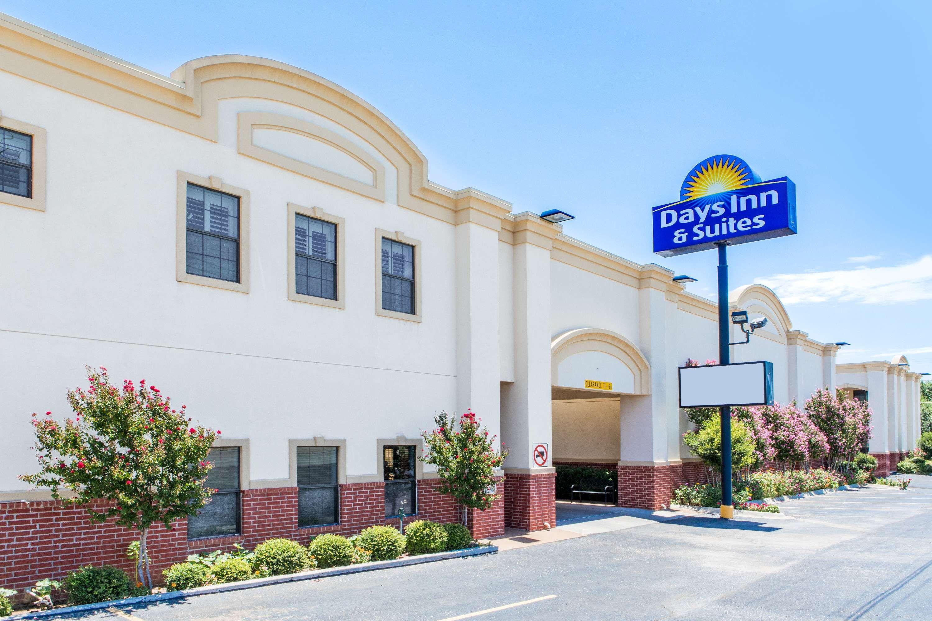 Days Inn & Suites ביג ספרינג מראה חיצוני תמונה