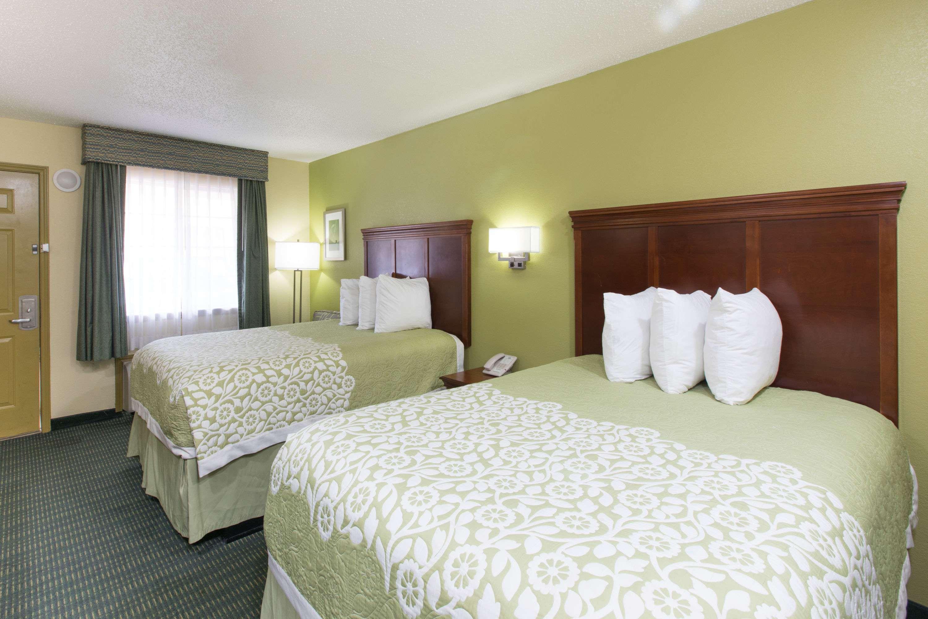 Days Inn & Suites ביג ספרינג מראה חיצוני תמונה