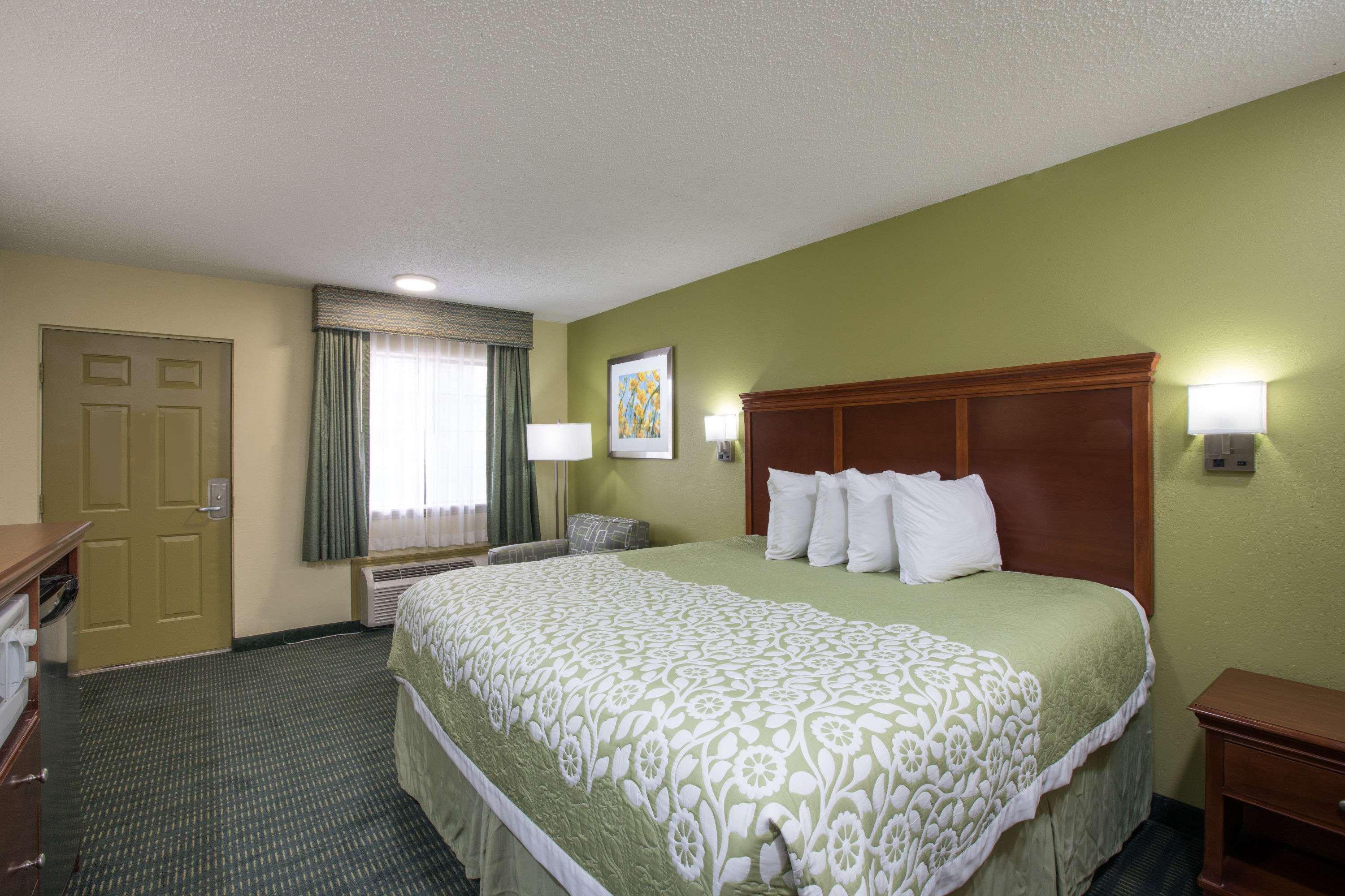 Days Inn & Suites ביג ספרינג מראה חיצוני תמונה