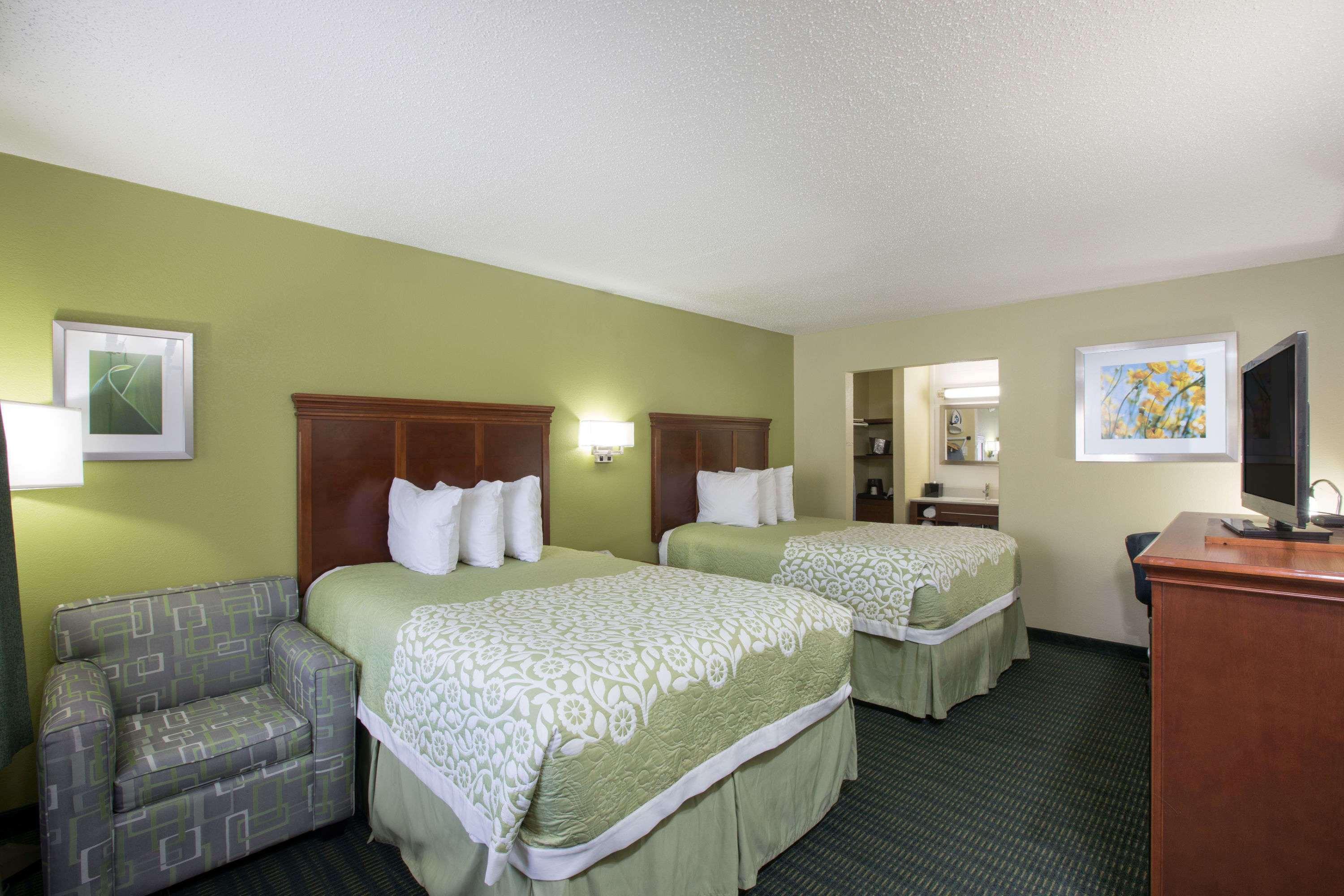Days Inn & Suites ביג ספרינג מראה חיצוני תמונה
