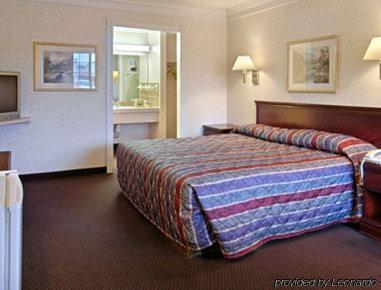 Days Inn & Suites ביג ספרינג חדר תמונה